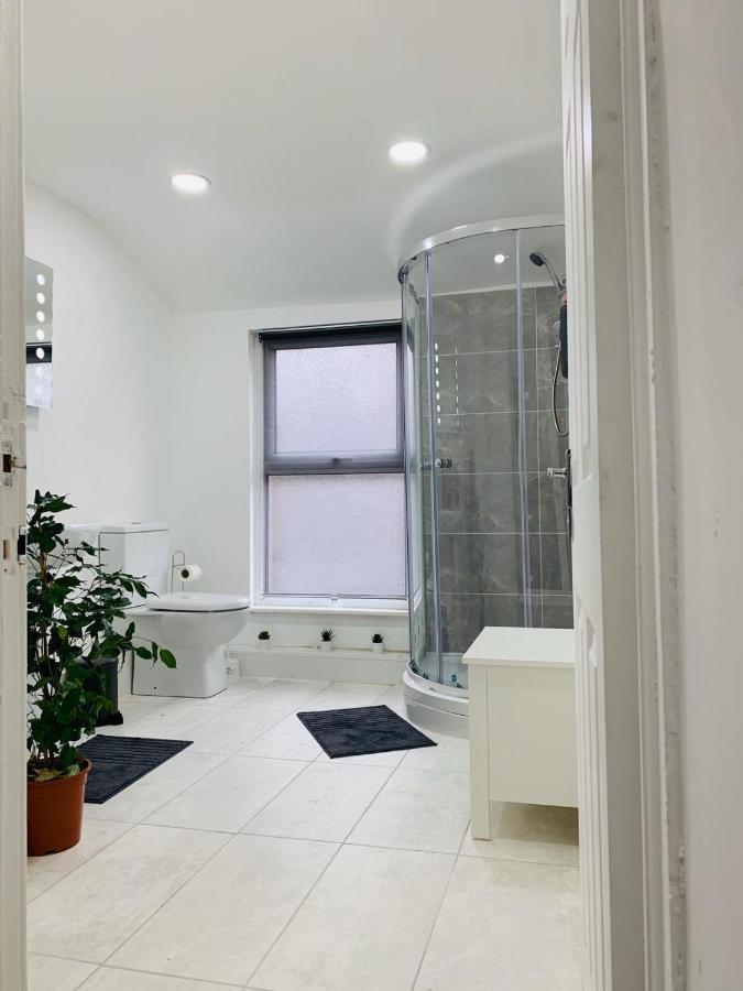 Stylish, Spacious & Luxurious Home - Parking Liverpool Exterior foto